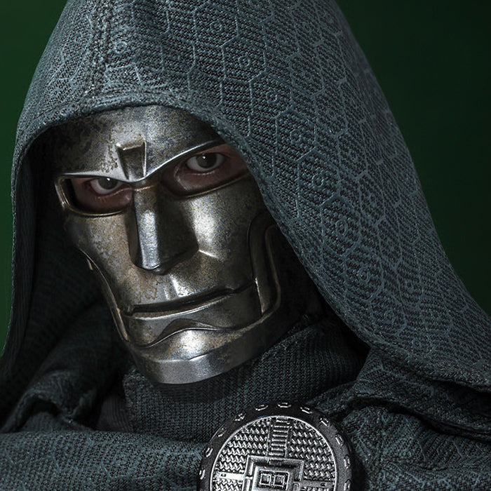 Hot Toys Exclusive - Victor Von Doom (PREVENTA)