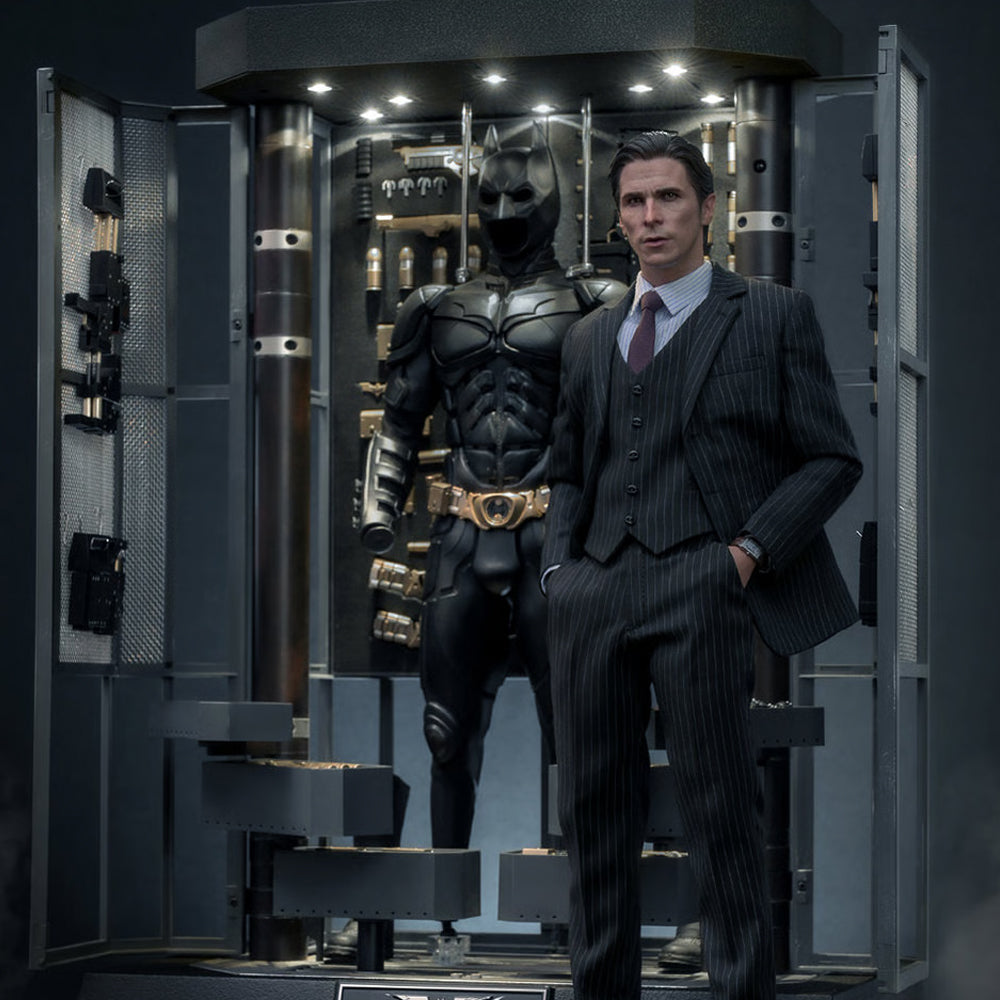 Hot Toys - Batman Armory with Bruce Wayne