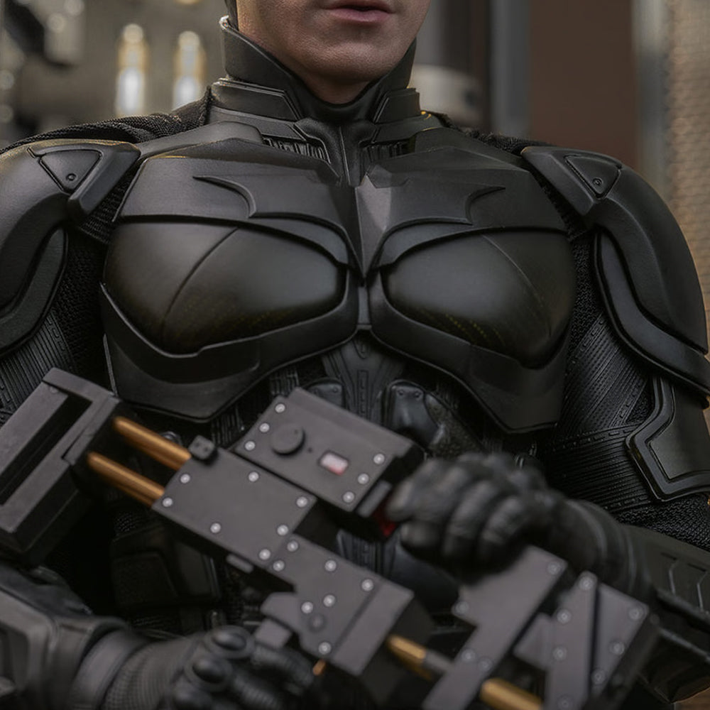 Hot Toys - Batman Armory with Bruce Wayne