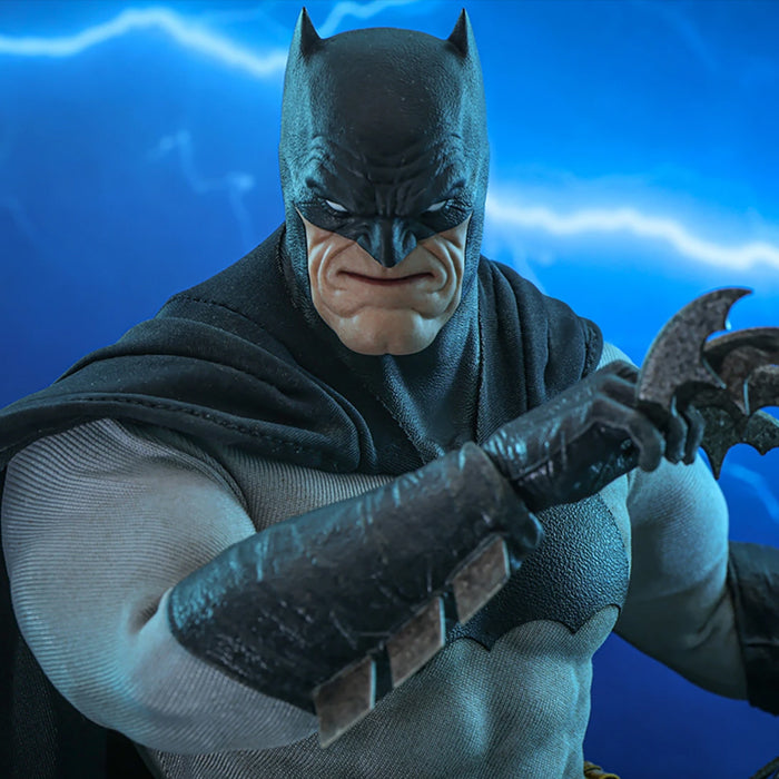 Hot Toys | Batman Dark Knight 85 años