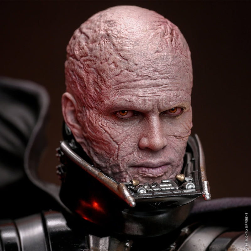 Hot Toys - Darth Vader (Battle Damaged)