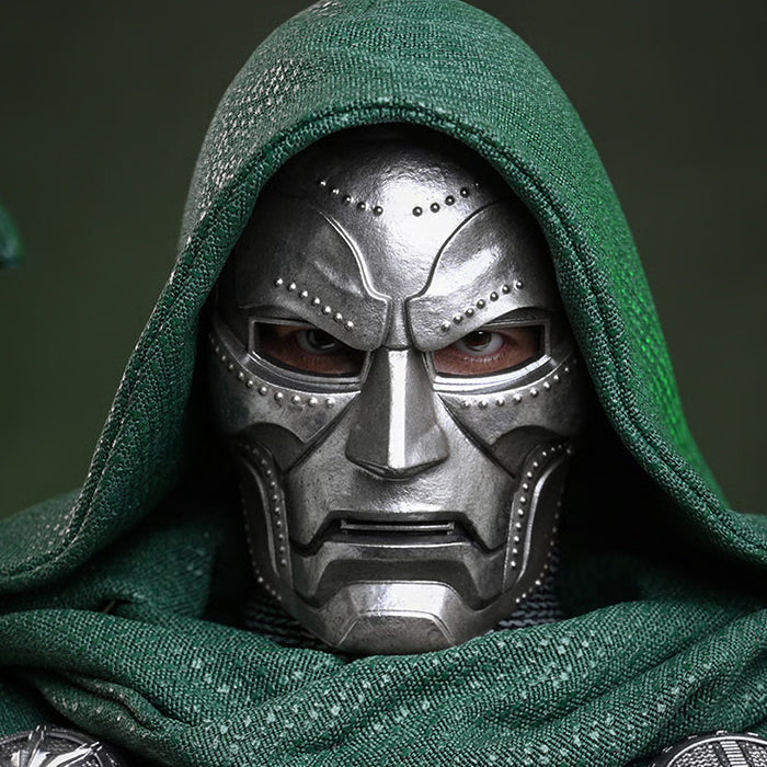 Hot Toys | Doctor Doom (PREVENTA)