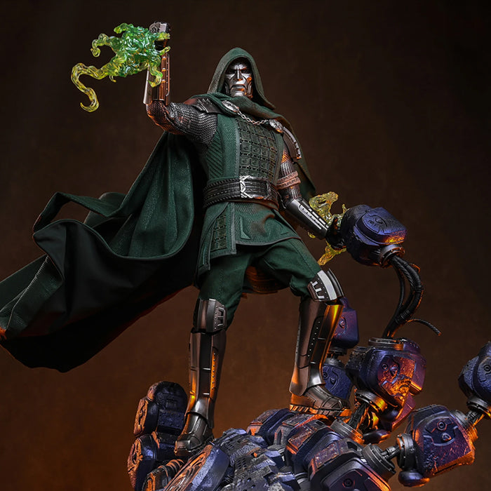 Hot Toys | Doctor Doom Ultimate Version (PREVENTA)