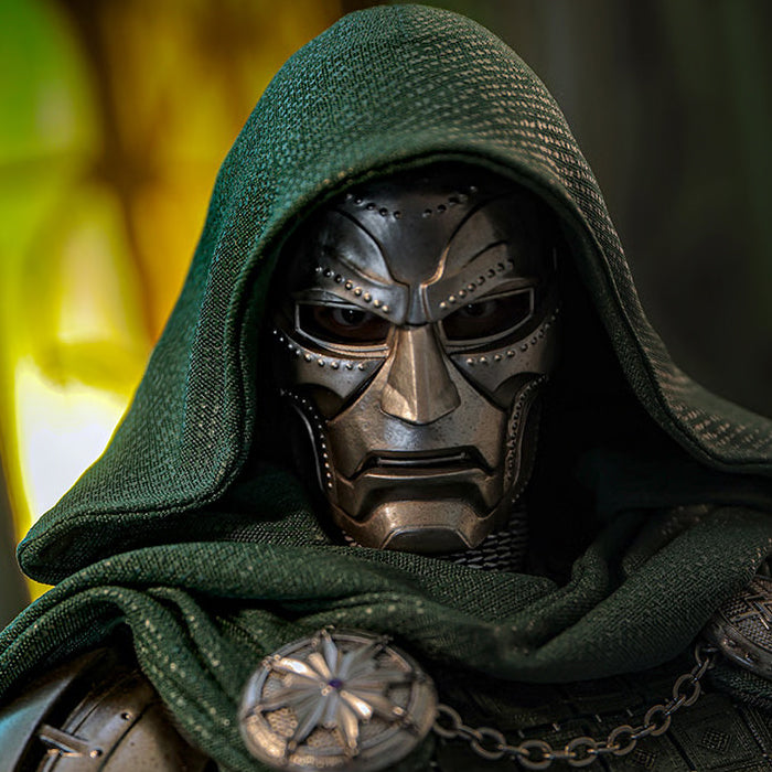 Hot Toys | Doctor Doom Ultimate Version (PREVENTA)