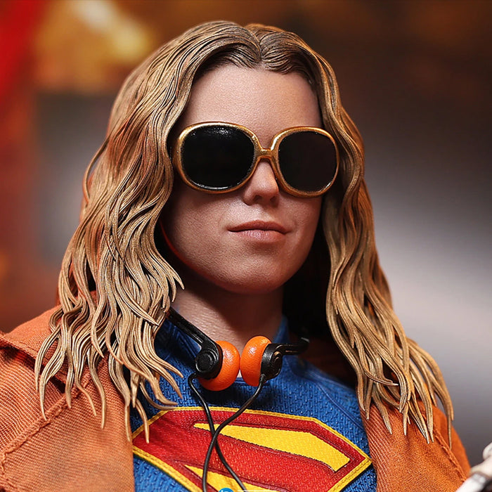 Hot Toys | Supergirl & Krypto (PREVENTA)