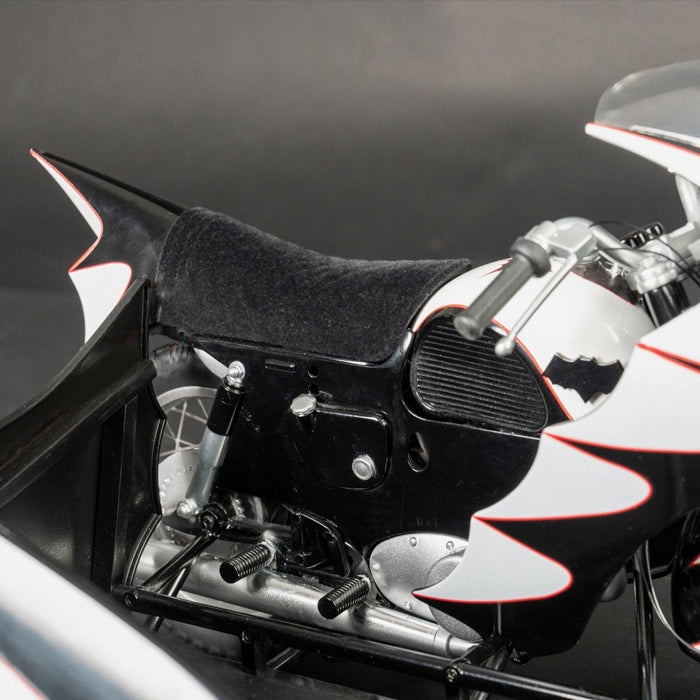 Jazzinc Dioramas | 1966 Batcycle with Sidecar (PREVENTA)