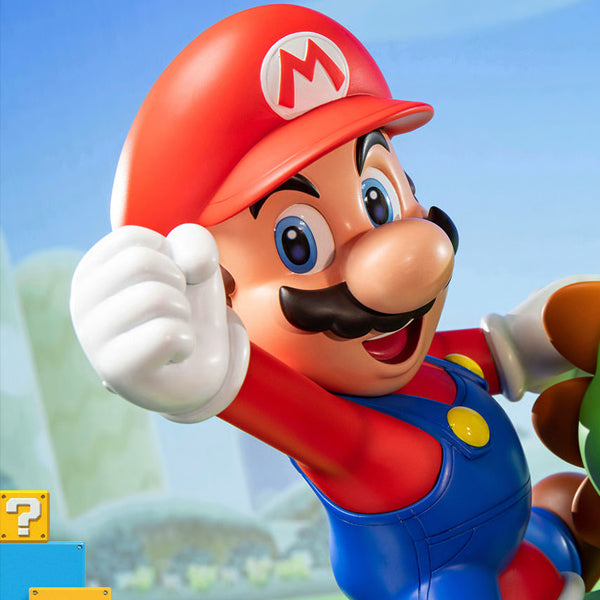 First 4 Figures - Mario And Yoshi (PREVENTA)